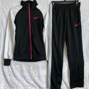 Women’s Nike Sweatsuit
